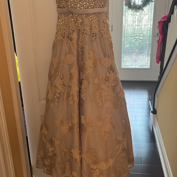 Stunning gold sequins dress size 2 - Picture 3 of 10
